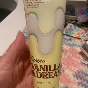 PINK Victoria's Secret Crème Vanilla & Dream Moisturizer - Pale Yellow & Cream